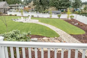 Charming cottage-downtown-deck - Image 4