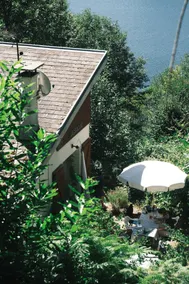 Sunny villa at lakeside - Image 5