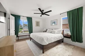 Lux Design 3BR House by Domain - Long Stay Perfect - Image 5