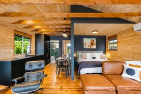 Beach Cabin: Hot Tub & King Bed - Image 5