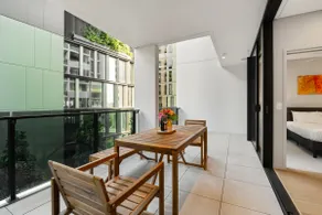1BR Luxury apt at prime location w carpark - Image 5