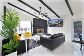 Moxy Luxe House / Heated pool/ King Bed ste - Image 2