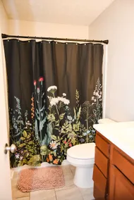 College-town Comfort - Image 4