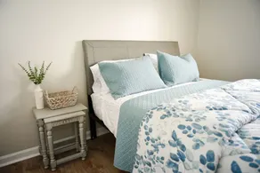 College-town Comfort - Image 5