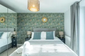Beautiful 3-bed house in Bath with free parking - Image 2
