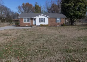 Barfield Residence (dog friendly) - Image 2