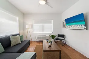 Cozy beach retreat - Image 3