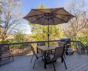 Cozy Comfortable 3bd 2bath + pool Charlotte Home - Image 3