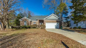 Cozy Comfortable 3bd 2bath + pool Charlotte Home - Image 2