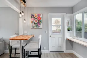 Renovated cottage with spacious backyard - Image 5