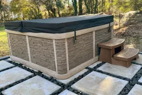 Raleigh Retreat (sauna+hot tub) - Image 5