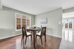 Luxury Mansion with Chefs Kitchen by Niagara Falls - Image 4