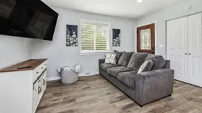 Lincoln Luxury 3 bed | 1.5 bath - Image 3