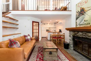 Cabin Style Loft I 5 min to Ski Lifts I Parking - Image 5