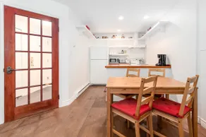 Cabin Style Loft I 5 min to Ski Lifts I Parking - Image 3