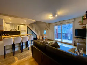 Spacious apartment overlooking the mountains - Image 3