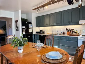 Relax in Style & Comfort in South Bay, PEC - Image 2