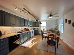 Relax in Style & Comfort in South Bay, PEC - Image 3