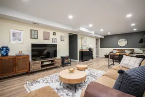 50 % Off Monthly Stay, Stylish 12 Beds 4 Baths - Image 2