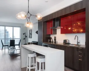 Modern Downtown Apartment - Image 3