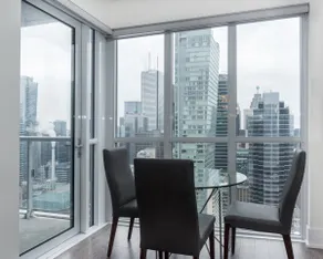 Modern Downtown Apartment - Image 4