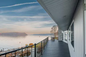 Stunning Waterfront Views/Spacious Luxury Home - Image 3
