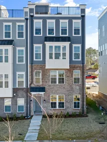 Julianne | Lux 4 BR Rooftop + Garage | Chef - Image 5