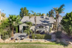 Cozy Home in Gated Country Club - Image 2
