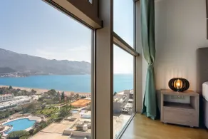 Luxury 1-bedroom in Harmonia condo - Image 4