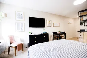 Modern Studio & Kitchenette in Greenwood Village - Image 5