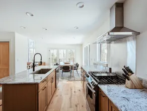 Sparrowhawk Lodge / *NEW* Modern Chalet w/Hot Tub - Image 5