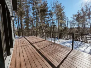 Sparrowhawk Lodge / *NEW* Modern Chalet w/Hot Tub - Image 3