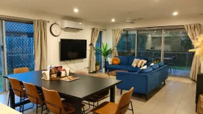 Deluxe Fully Air-conditioned 4BR House with Movie & Family Room - Image 4