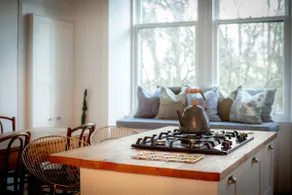 Stylish & Spacious, Great Transport Links - Image 5