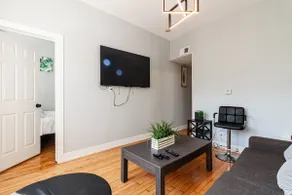 Bucktown Loft - 2 beds 1 bath - Image 3