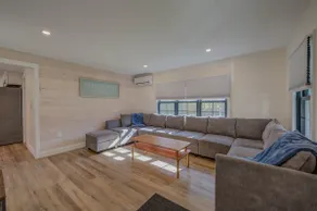 Relaxing Coastal Escape Near Beaches with Hot Tub - Image 3