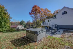 Relaxing Coastal Escape Near Beaches with Hot Tub - Image 2
