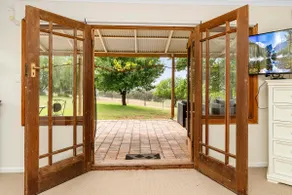 Gregadoo Homestead (20 mins from Wagga Wagga) - Image 4