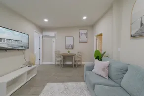 Comfortable 1 bedroom home - Image 2