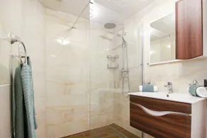 2 room apartment with use of sauna and pool - Image 4