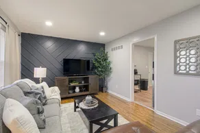 Modern, Cute, Perfect location! - Image 3