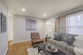 Modern, Cute, Perfect location! - Image 2