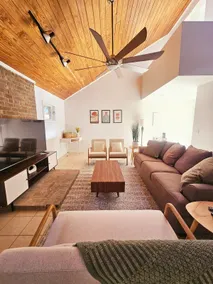 The Bulldog Backyard | Sleeps 16 | Game Day - Image 4