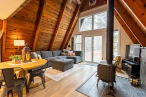 | The Chalet | 1+ acre| Remodeled | Quiet | - Image 4