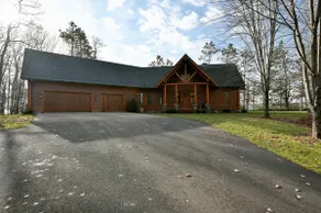 Custom-Built Log Cabin Family Friendly Home - Image 2