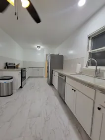 Spacious Retreat in Quiet & Friendly Neighborhood - Image 5