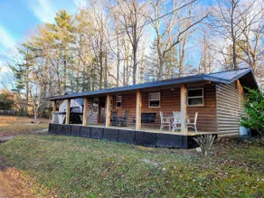 Cozy Cabin w/Views & Hot Tub in Townsend - Image 4