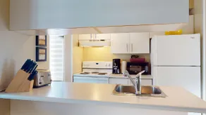 P-351: 2-bedroom mezzanine condo - Image 2