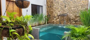 Modern Luxury- In town, Peaceful - A/C & hot water - Image 2