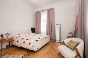 Romantic Haven - large terrace, high ceilings - Image 5
